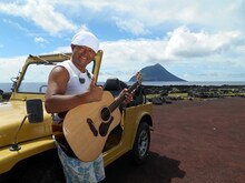 「山口智充芸能生活20周年 空とギターとぐっさんと～島の数だけ唄になる～」(c)関西テレビ