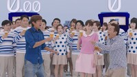 「サッポロ 極ZERO」の新テレビCM「このおいしさが、極ZERO編」のワンシーン。