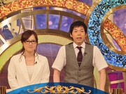 司会の今田耕司（右）、アシスタントの水卜麻美アナウンサー（左）。