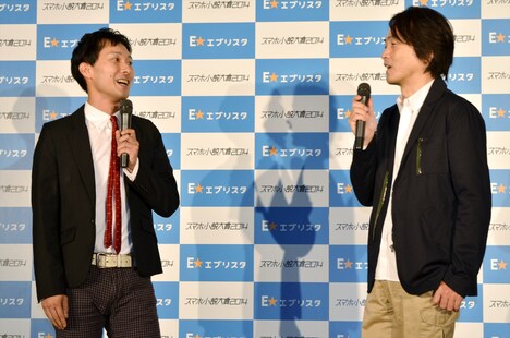 （左から）マシンガンズ滝沢、石田衣良。