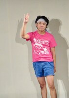 銃声とともに飛んできたピーナッツを掴んだ余裕の池崎。