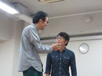 ストーリーテラーの田中と田中の世界に入ってこられる鈴木。
