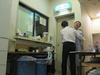 キングオブコメディ高橋（手前）と野田。