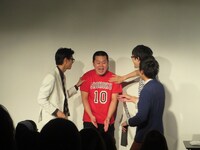 初あるあるの指令に急に詩吟で対応しようとしたモグライダーともしげ。