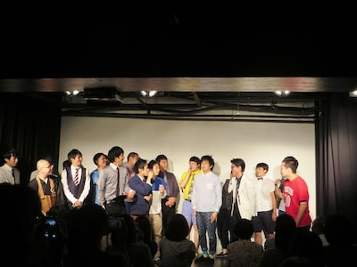 「新劇場バッシュ!! こけら落とし公演」エンディングを締めるザンゼンジ武田のギャグ。