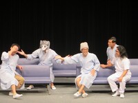 ハプニング後のシーンでさっそくイジられる野田。