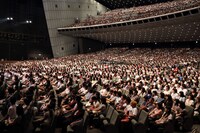 「史上最大のショーパブ祭り」客席の様子。(c)ニッポン放送
