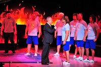 西川のりおと棚橋弘至のにらみ合い。