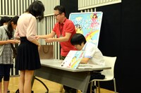 サイン会の様子。