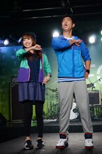 パンサー尾形（右）と、Silent Sirenのひなんちゅ。