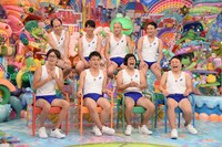 「アメトーーク！ネットムービー！」の「芸人体当たりシミュレーション」に出演する芸人たち。(c)テレビ朝日