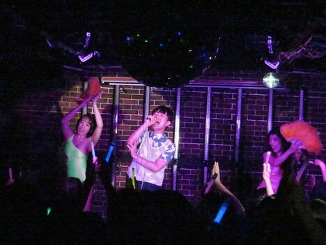 藤井隆とベッド・インのコラボ。