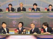 トシをゲットし「変なこと言うぞ！」と意気込む劇団ひとり。