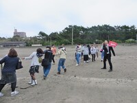 究極のメニューチームを応援するRG。