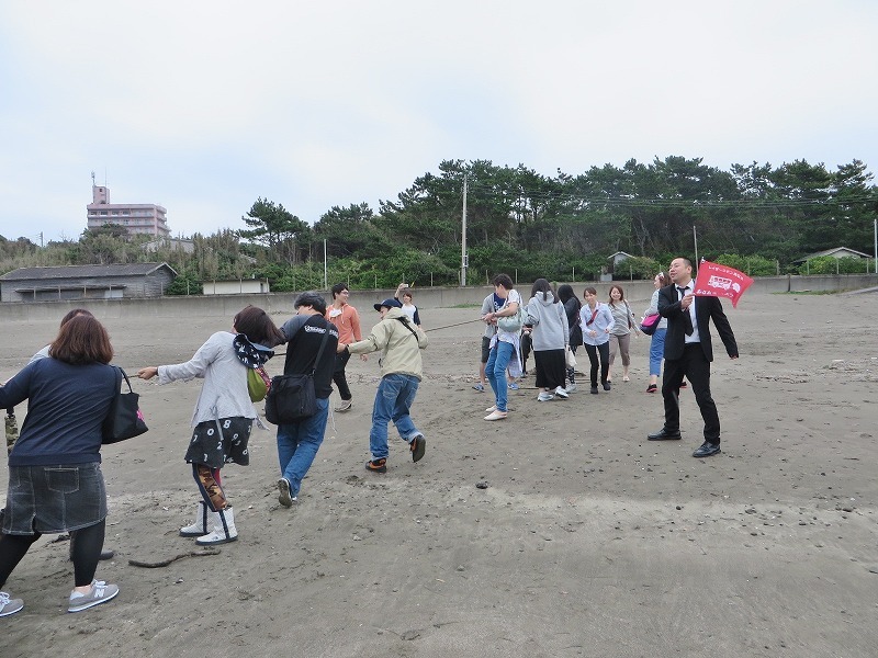 究極のメニューチームを応援するRG。