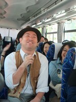 お気に入りのhideを歌うRG。