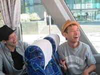 RGのあるあるに笑ってしまう蔦谷とタケト。