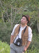 「神様がくれた照明」こと夕日をバックにカッコつけるRG。