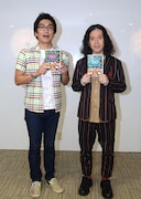 平成ノブシコブシ徳井とピース又吉(左から)。