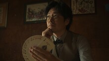 「孤独のグルメSeason4」最終話に登場する小林賢太郎。(c)テレビ東京