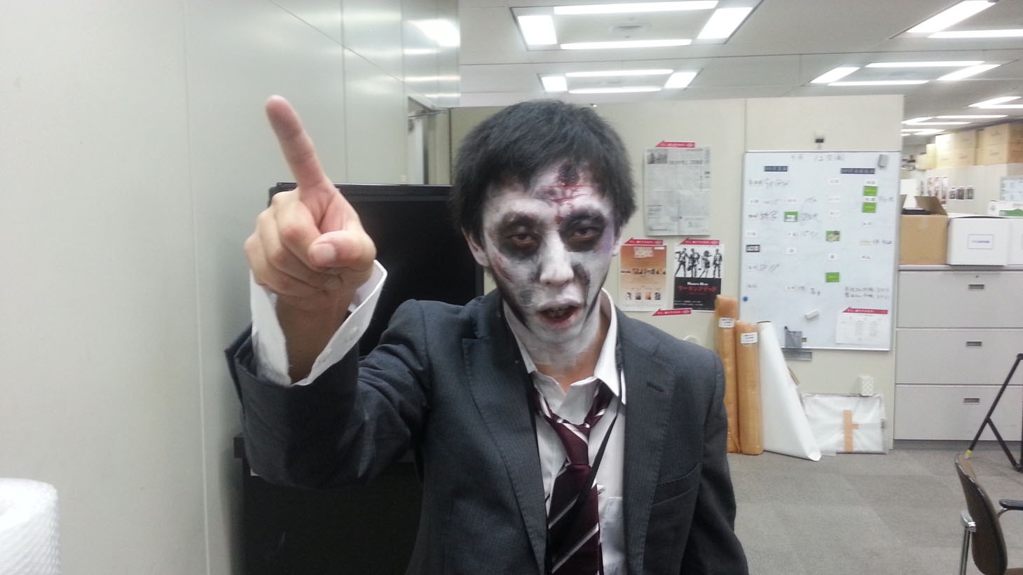 「アレオレデッド」を演じるさらば青春の光・森田。(c)BSジャパン