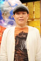 「世界の村で発見！こんなところに日本人」トークショーに登場する千原せいじ。