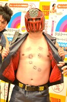 「ジャギ」に扮するケンドーコバヤシ。