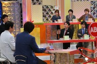 「有吉のバカだけど…ニュースはじめました」収録中のワンシーン。(c)テレビ東京