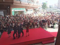 2000人「くるりんぱっ！」成功の瞬間。