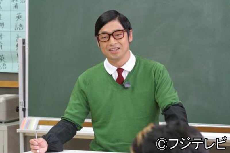 「超特急のふじびじスクール！」で先生役を務める安田大サーカス・団長安田。