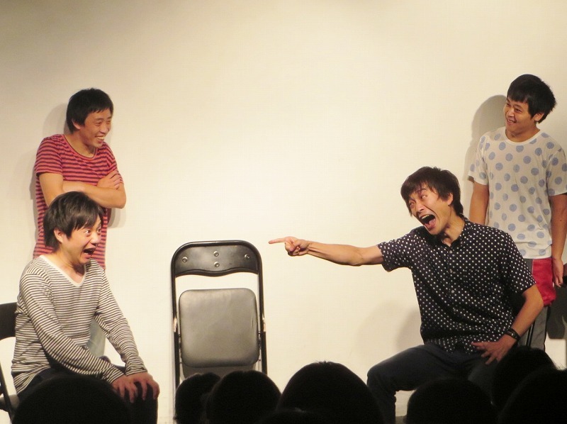 高佐（手前右）と槙尾（手前左）の「全力面接」。