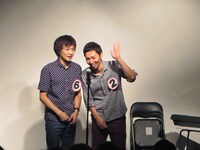 高佐（左）と鬼頭（右）の漫才。コンビ名は高頭。テーマは「栗拾い」。