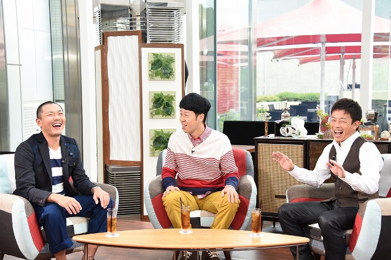 「イキザマJAPAN」MCの小籔千豊（中）、ゲストの赤星憲広（右）、トータルテンボス藤田（左）。(c)関西テレビ