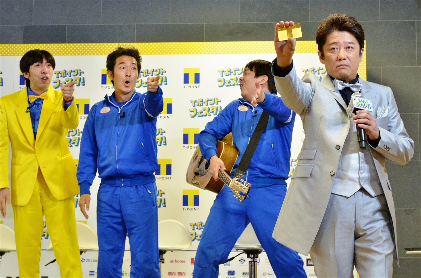 イベント途中から登場した坂上忍（右端）。