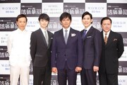 「連続ドラマW『株価暴落』」キャストの（左から）板尾創路、瀬戸康史、織田裕二、高嶋政伸、石橋凌。