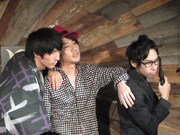 ライブ「I LOVE ME～思ったより褒められないから、自分で自分を褒め称えるライブ～」のザンゼンジ三福、鬼ヶ島・和田、S×L酒井（左から）。