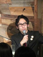 アンケートで「今人力舎若手で一番カッコいい」と褒められた酒井。