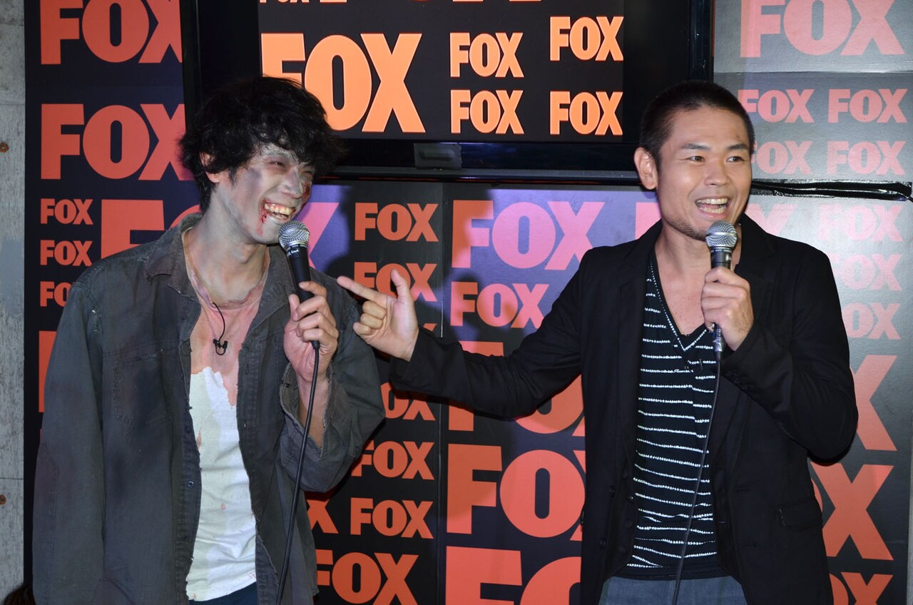 品川庄司が「ウォーキング・デッドの館」体験