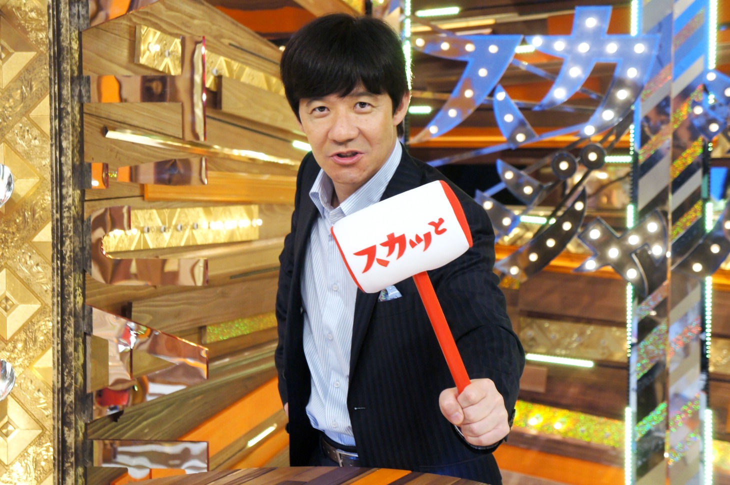 新番組「痛快TV スカッとジャパン」MCの内村光良。