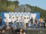 ケビン・シュワンツ、マイケル・ドゥーハンと並ぶRGツーリングクラブ。