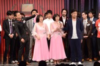 審査結果を待つ間のフリートークの様子。