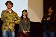 （左から）おぎやはぎ矢作、上原亜衣、佐久間宣行監督。