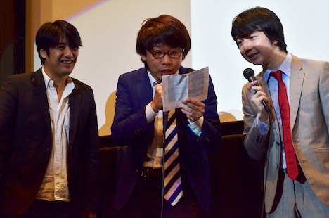 「東京都23区を一息で言う」にチャレンジする三四郎・小宮（中央）。