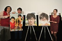 映画「小野寺の弟・小野寺の姉」の公開直前イベントに、片桐はいりに扮して登壇した（左から）ハマカーン浜谷と、ハマカーン神田、ざわちん。