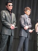 左から、小沢仁志、哀川翔。