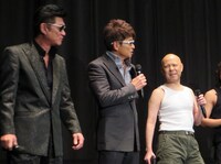 アクション映画に詳しかったため「あとで頭なでてやる」と小沢に褒められたプチ・ブルース。