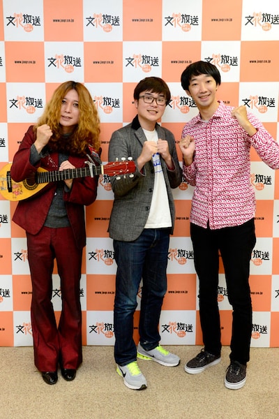 文化放送の定例社長会見に出席したタブレット純とラバーガール。