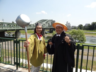 「ブギウギ専務 DVD vol.4『ブギウギ奥の細道～夏・秋の章～』」に出演する、（左から）上杉周大（THE TON-UP MOTORS）とダイノジ大地。(c)STV