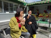 「ブギウギ専務 DVD vol.4『ブギウギ奥の細道～夏・秋の章～』」のワンシーン。(c)STV