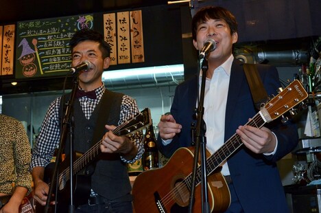 （左から）どぶろっく森、テツandトモ・トモ。